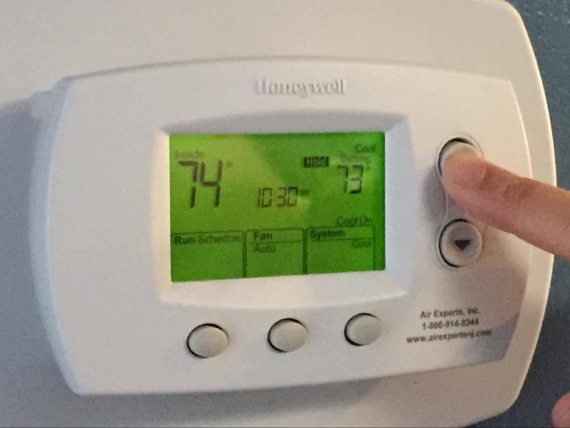Heat pump thermostat settings